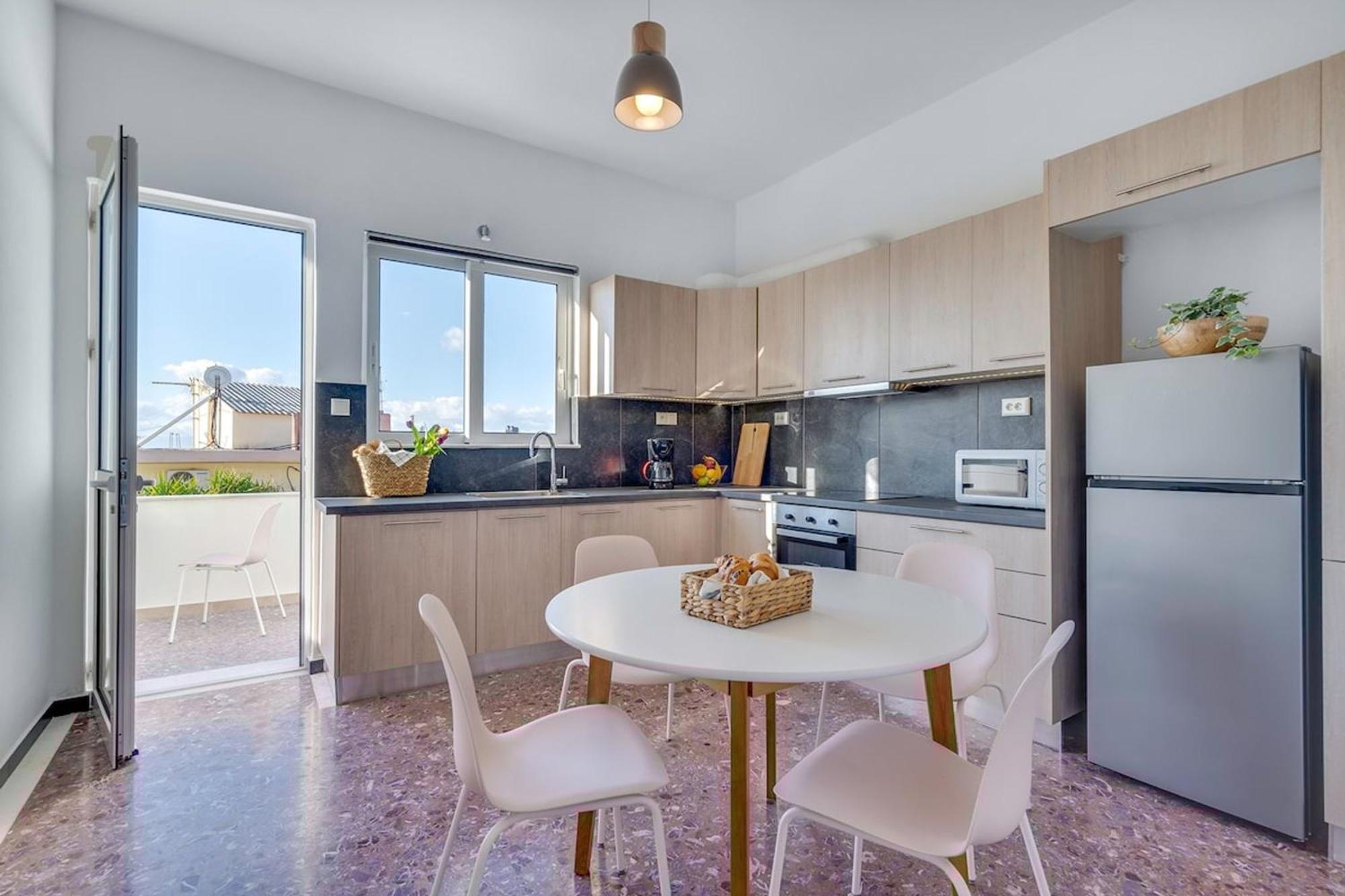 Sea City And Mountain View Apartment Chrissi Akti Chania Exterior foto