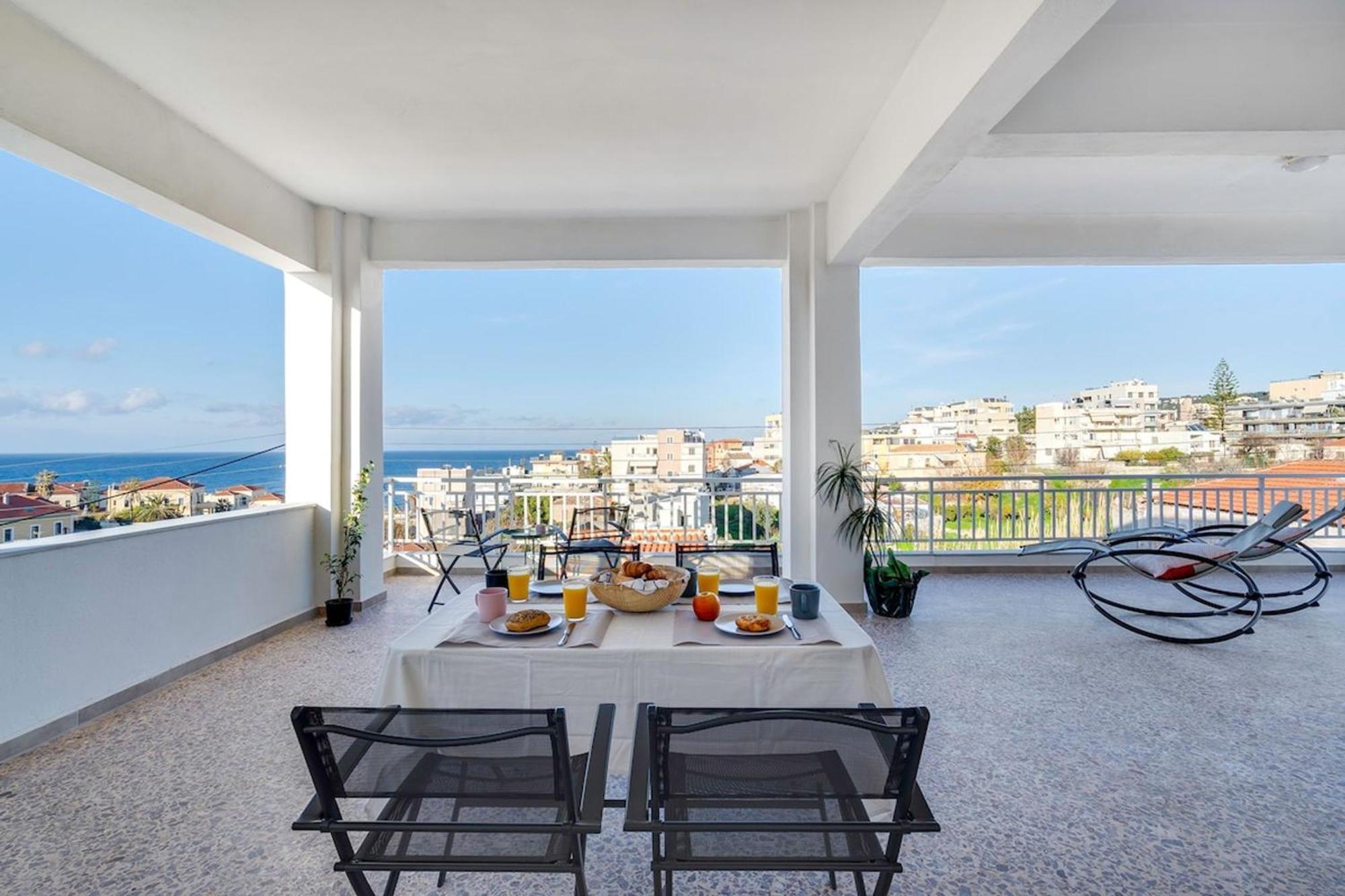 Sea City And Mountain View Apartment Chrissi Akti Chania Exterior foto